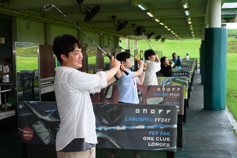 Pump up team’s spirits with a golf session amidst the green